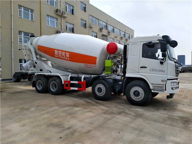 聯合四軸混凝土攪拌車