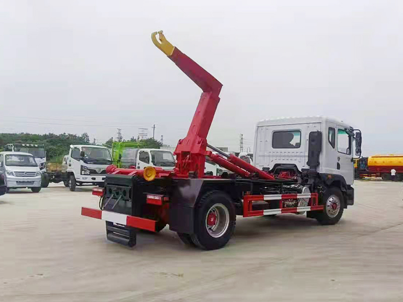 10/12方勾臂垃圾車-東風D9